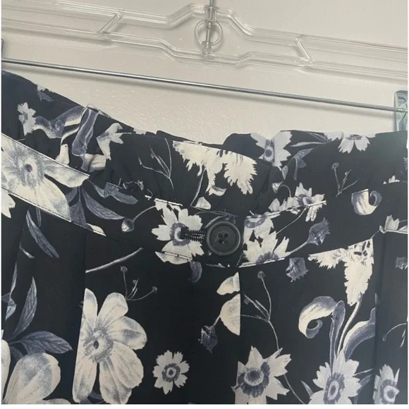 Who What Wear women’s size 16 black floral pants - Picture 5 of 8